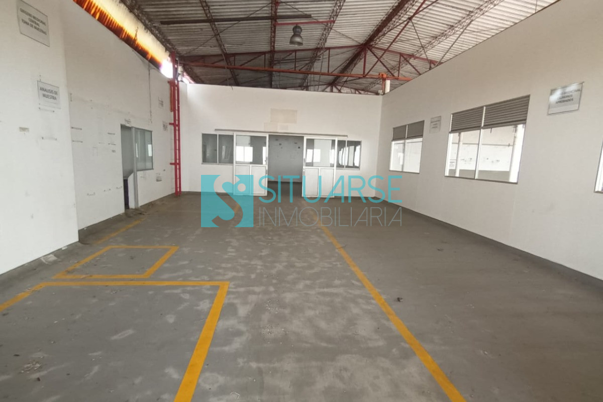 BODEGA EN ARRIENDO ZONA COMERCIAL