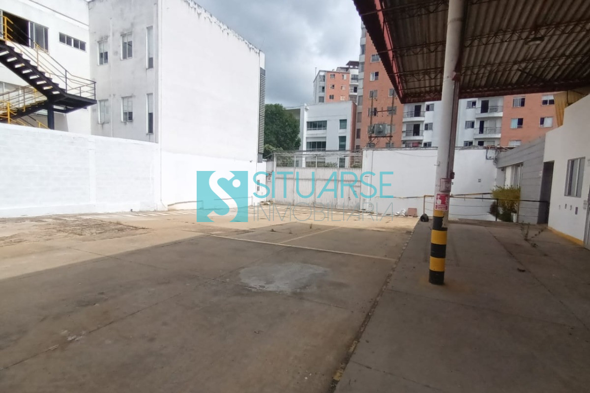 BODEGA EN ARRIENDO ZONA COMERCIAL
