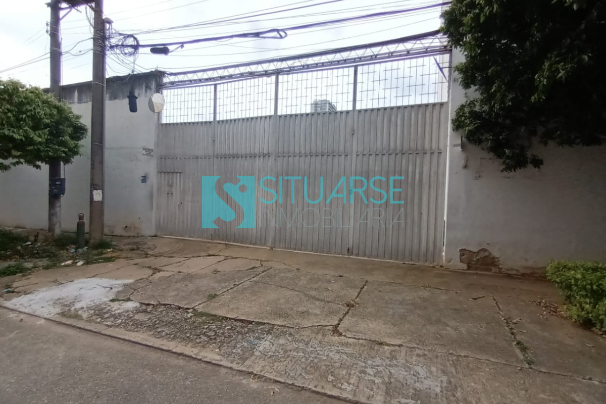 BODEGA EN ARRIENDO ZONA COMERCIAL