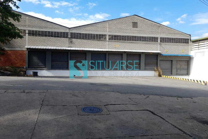 BODEGA EN ARRIENDO ZONA INDUSTRIAL